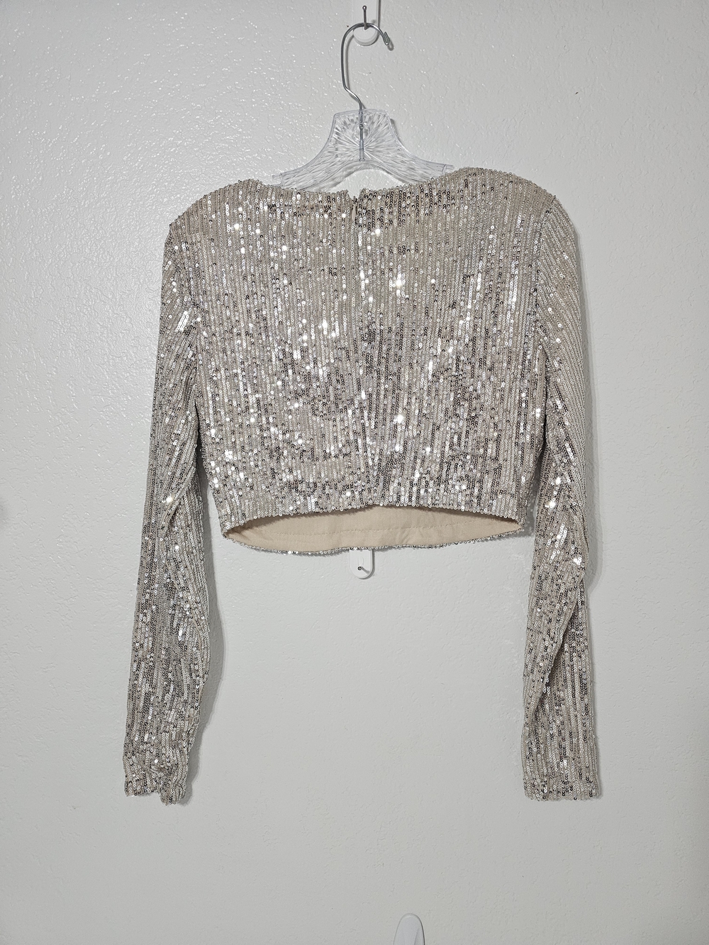 NWT MESHKI Christina Silver Sequin Long Sleeve Crop Top Sz M Party Holiday Glam - Picture 7 of 11